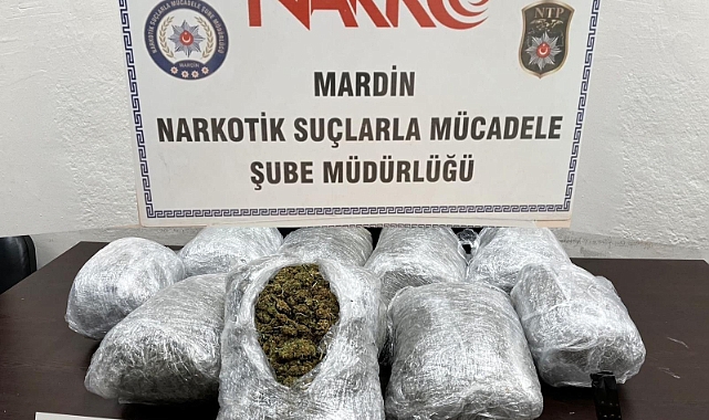 'Dur' ihtarına uymayan 2 firari tutuklandı