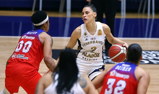 Fenerbahçe Kadın Basketbol Takımı, yarı final için parkede