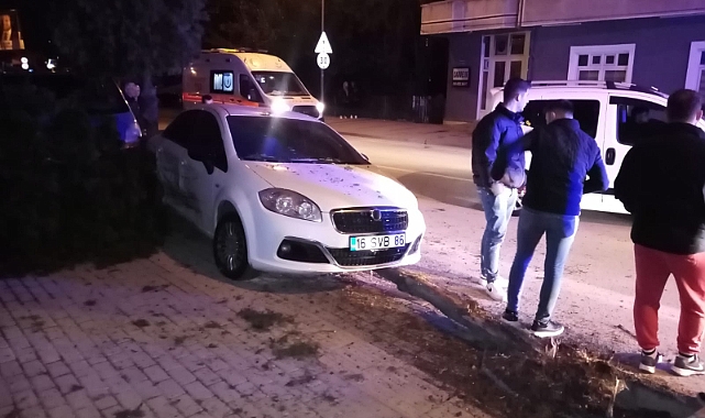 Hafif ticari araç ile otomobil çarpıştı: 4 yaralı