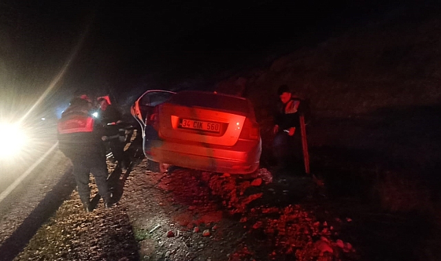 Kontrolden çıkan otomobil şarampole yuvarlandı: 5 yaralı