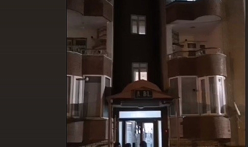 Lise öğretmeni tartıştığı eşi ve kızını bıçaklayarak öldürdü!