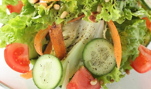 "Sahurda ilk çatalı sebze veya salatadan alın"