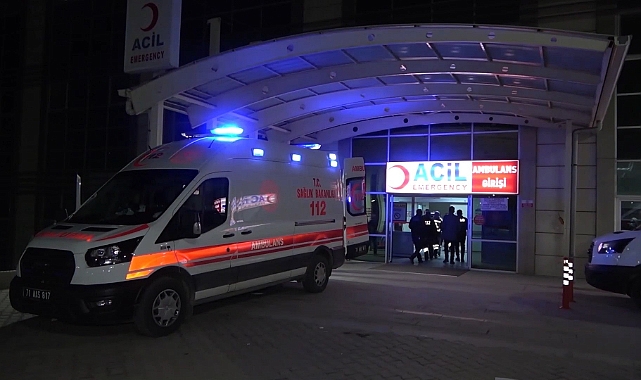 Ambulans ile ticari taksi çarpıştı: 4 yaralı