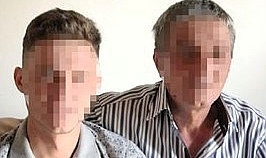 Babasını bıçaklayan genç ölü olarak bulundu