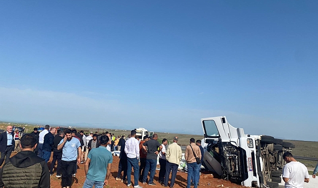 Devrilen tır, Siverek-Diyarbakır karayolunu 2 saat kapattı
