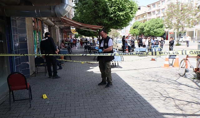 Kahvede silahlı kavga: Yaralılar var