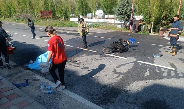 Otomobil ile motosiklet çarpıştı:1 ölü, 1 yaralı