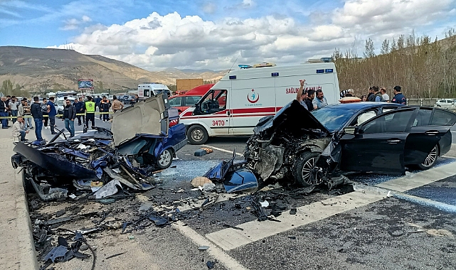 Otomobiller çarpıştı: Çok sayıda yaralı var