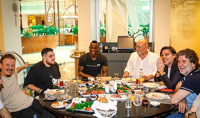 Vincenzo Montella, Adana Demirspor yöneticileriyle bir araya geldi