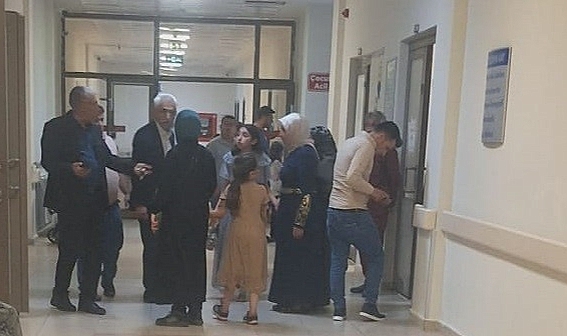 Gelin ve damadın yakınları düğünde birbirlerine saldırdı! Yaralılar var