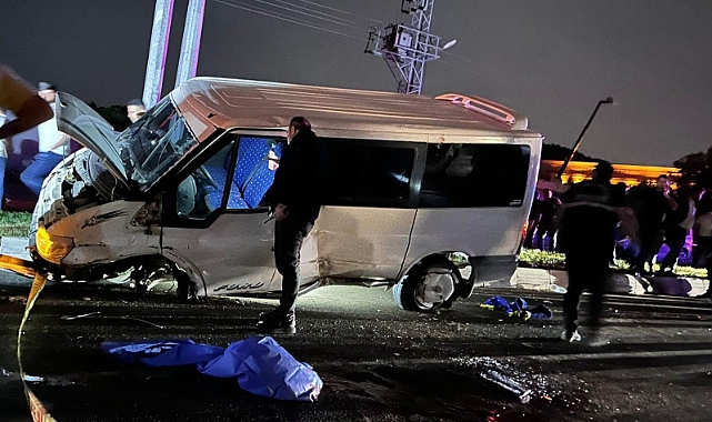 Kontrolden çıkan minibüs orta refüje çarparak savruldu: 1 ölü