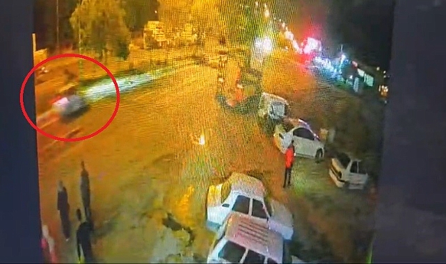 Yolun karşısına geçmek isteyen genç kıza otomobil böyle çarptı