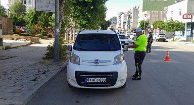 Aranan 6 şüpheliyi yakaladı