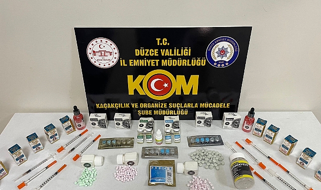 Cinsel içerikli ilaçlar polis baskınında ele geçirildi: 2 gözaltı