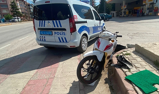 Otomobil ile motosiklet çarpıştı: 1 yaralı