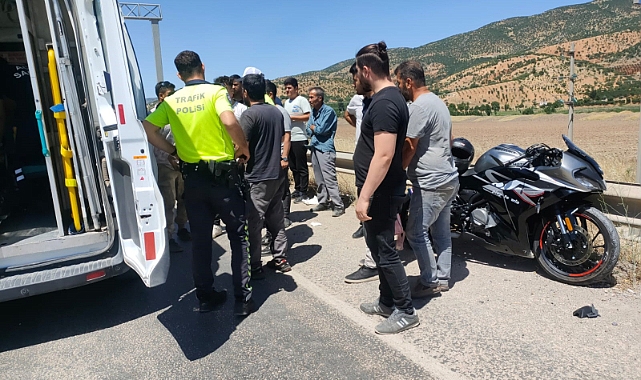 Otomobil ile motosiklet çarpıştı: 2 yaralı