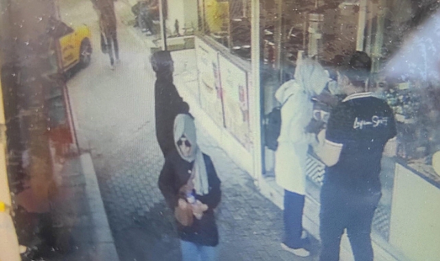 Şanlıurfa'da gözlüklü kadın hırsızlar kameraya yakalandı
