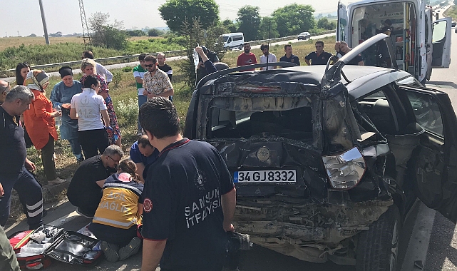 Tır ile otomobil çarpıştı: 1''i ağır 3 yaralı
