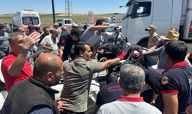 Tırın altına giren otomobilin sürücüsü hayatını kaybetti