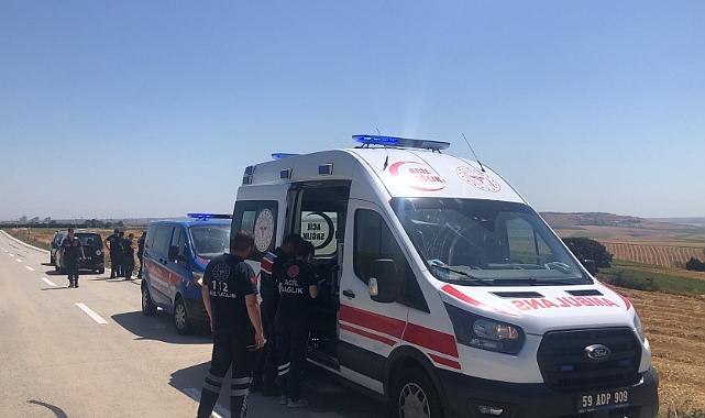 Çorlu’da otomobil tarlaya devrildi: Yaralılar var
