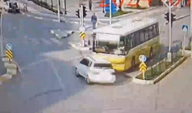 Çorum'da yolcu otobüsü ile hafif ticari araç çarpıştı: Çok sayıda yaralı