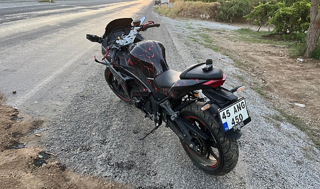 Denizli'de motosiklet şarampole devrildi; 2 yaralı