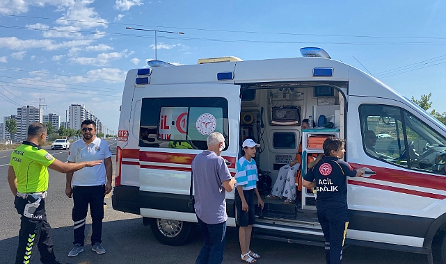 Diyarbakır’da kızını sınava götüren aile kaza yaptı: 3 yaralı