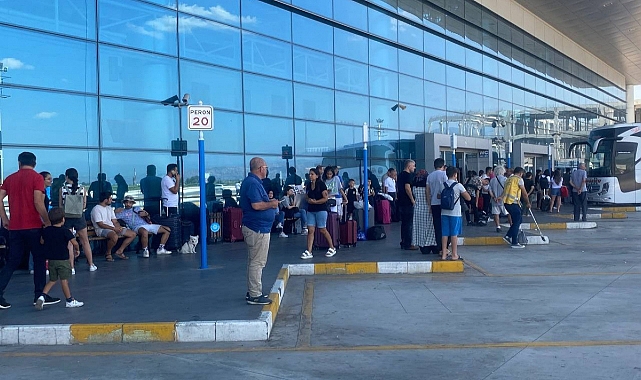 Hanehalkı ilk çeyrekte seyahatte ne kadar harcadı ?