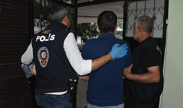 Mersin'de müstehcen yayın operasyonu: 5 tutuklama