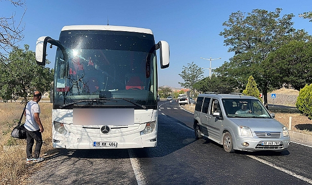 Nevşehir’de otomobil ile yolcu otobüsü çarpıştı: 4 yaralı