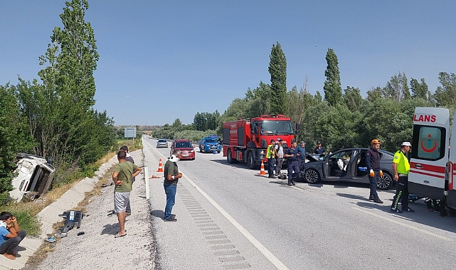 Otomobil ile pikap çarpıştı: 1 ölü 5 yaralı