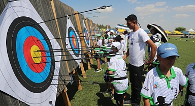 Şanlıurfa'da Göbeklitepe Okçuluk Yarışması başladı