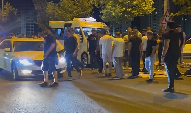 Şehir içi minibüsü yayalara çarptı: 1 ölü, 1 ağır yaralı