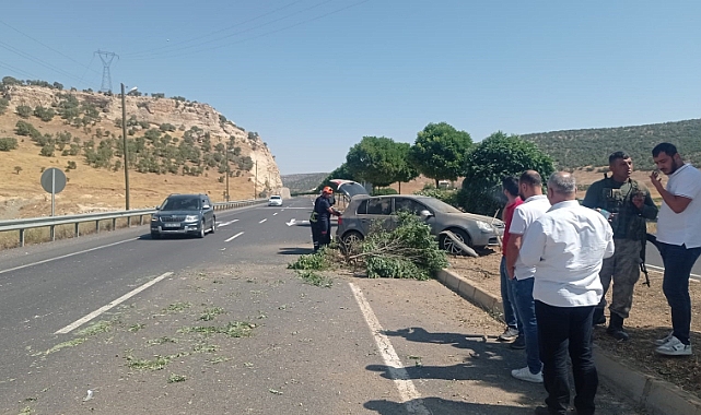 Sürücüsünün kontrolünden çıkan otomobil refüje çıktı: 1 yaralı