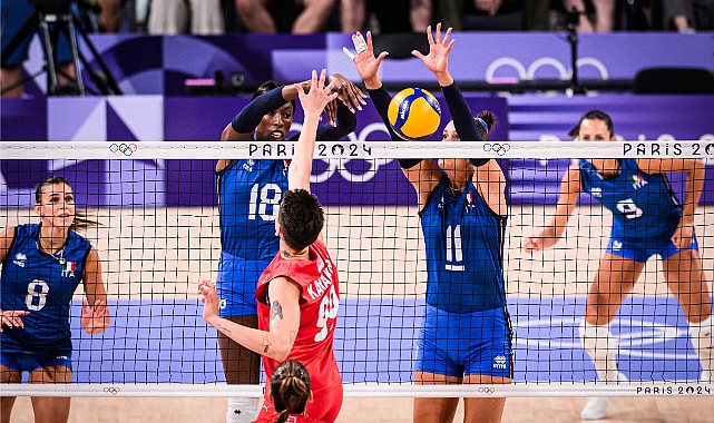 A Milli Kadın Voleybol Takımı, İtalya’ya 3-0 mağlup oldu