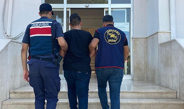 Adana'da aranan 2 şahıs yakalandı