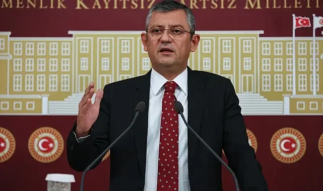 CHP Genel Başkanı Özel’in ayağı kırıldı