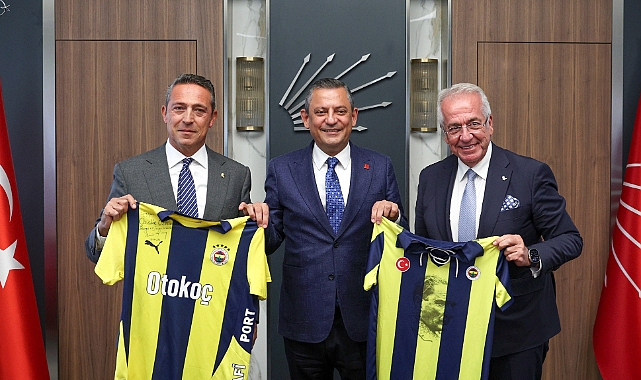 CHP Lideri Özel, Fenerbahçe Başkanı Ali Koç ile bir araya geldi