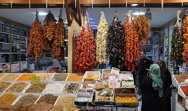 Elazığ kurutmalıkları tezgahlardaki yerini aldı, fiyatlar düştü