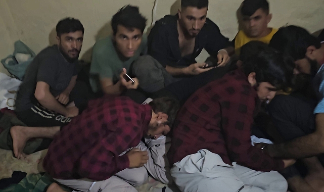 Erzurum'da 16 kaçak göçmen yakalandı