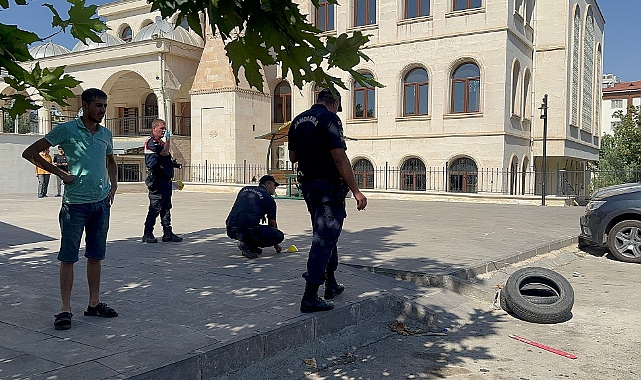 Gaziantep'te namaz kılmak için camiye giden şahıs merminin hedefi oldu