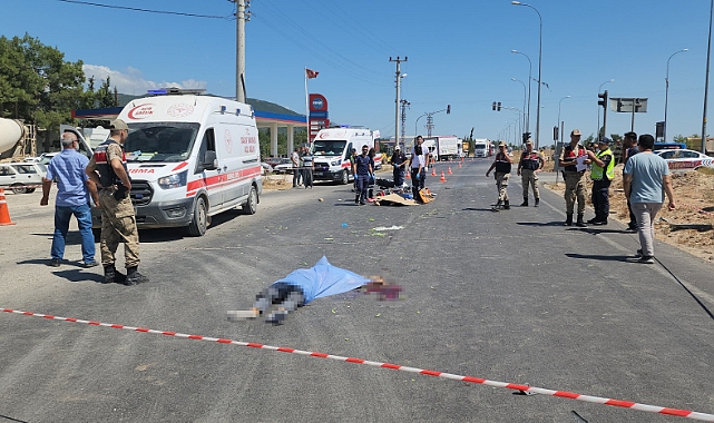Kamyonetle çarpışan motosikletteki 2 kişi öldü