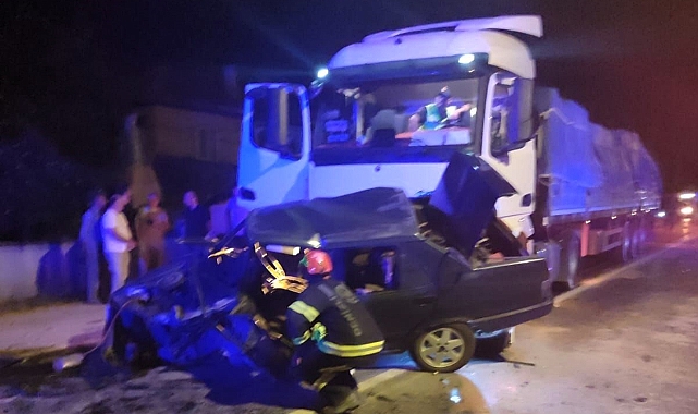 Kaza yapan otomobillere tır çarptı: 1 ölü, 1 yaralı