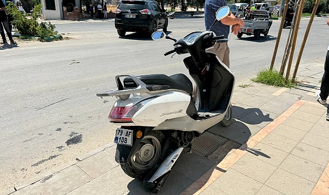 Kilis'te başıboş at zincirleme kazaya neden oldu: 4 yaralı