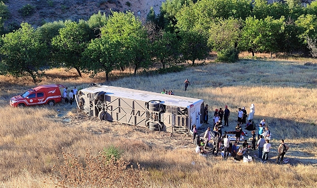 Malatya'da yolcu otobüsü şarampole uçtu: 22 yaralı! Şoför uyudu iddiası