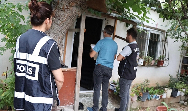 Mersin'de aranan şahıslara eş zamanlı operasyon: 63 gözaltı