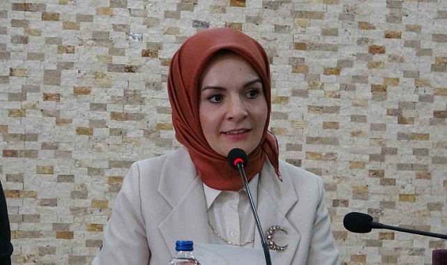 Aile ve Sosyal Hizmetler Bakanı Göktaş'ın aracı kaza yaptı!