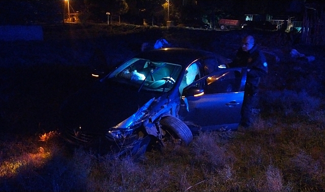 Çorum'da iki otomobil çarpıştı: 1’i polis 2 yaralı
