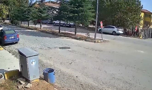 Deprem Elazığ'da güvenlik kameralarına yansıdı