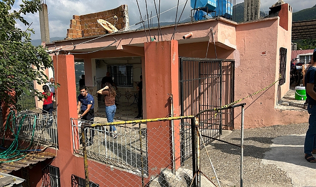 Hatay'da kendisini borçlandırdığı iddiasıyla eşini tüfekle öldürdü